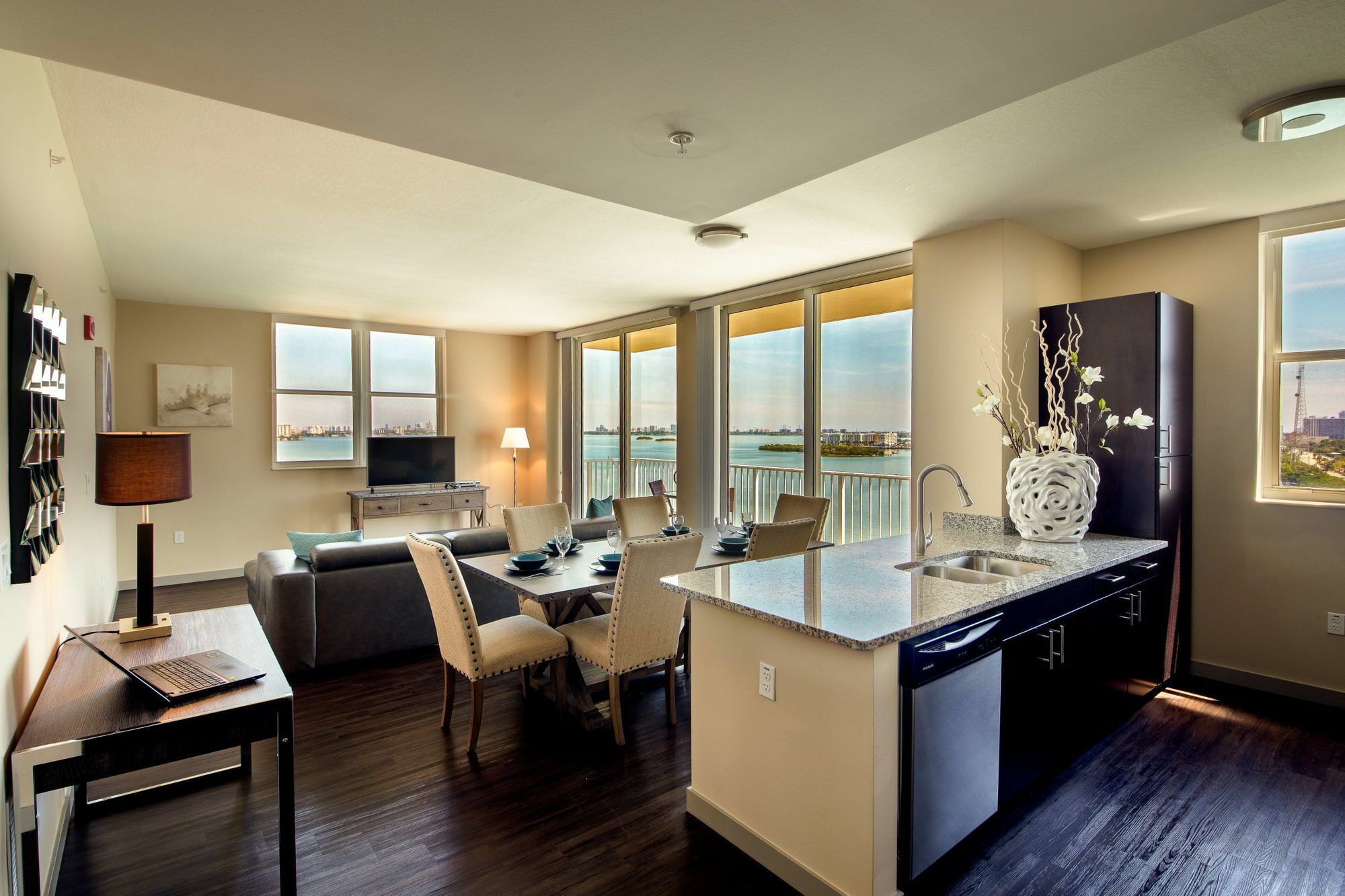 Shorecrest Bay Luxury Appartement